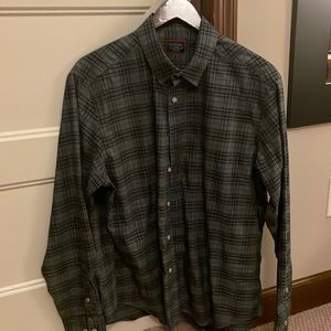 Untuckit Mens Large Relaxed Fit.  Not worn